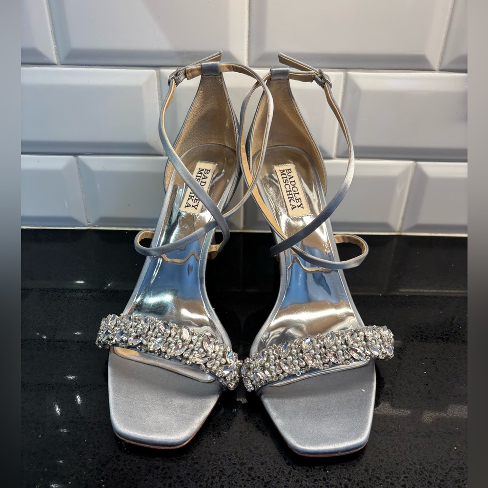 Badgley Mischka Nala Sandals Size 8 Wedding Bride Light Blue Rhinestones $225